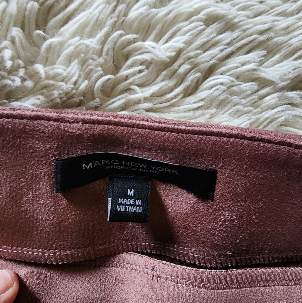 Elegant Mauve Skirt - Picture 2 of 2